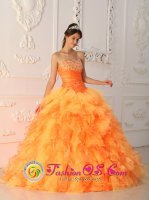 Aarau Switzerland Fashionable Orange Red Beading and Ruch Bodice Quinceanera Dress For Formal Evening Sweetheart Organza Ball Gown
