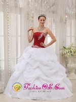 Lake Jackson TX White and Wine Red Appliques Stylish Quinceanera Dress With Strapless Pick-ups