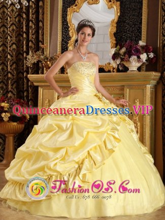Somercotes Derbyshire Latest Light Yellow Taffeta Beaded Decorate Yet Pick-ups Ball Gown Quinceanera Dress
