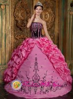 Jefferson Maine/ME Amaizng Rose Pink Embroidery Decorate Quinceanera Dress With Bubble Pick-ups(SKU QDZY044J9BIZ)