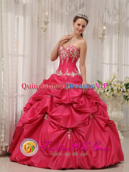 Pedro Brand Dominican Republic Coral Red Appliques Decorate Sweetheart Neckline Formal Quinceanera Dresses - Click Image to Close