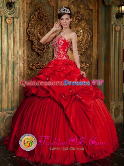 Wherstead East Anglia Beading and Appliques Yet Pick-ups Decorate Bodice Wonderful Red Quinceanera Dress Sweetheart Taffeta Ball Gown - Click Image to Close