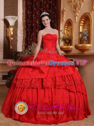 Mountain Home Arkansas/AR Appliques Beautiful Red Quinceanera Dress For Formal Evening Sweetheart Taffeta Ball Gown