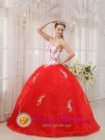 Port Gibson Mississippi/MS White and Red Gorgeous Quinceanera Dress With Sweetheart Taffeta and Organza Appliques Decorate(SKU QDZY548-JBIZ)