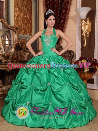 Mystic Connecticut/CT Exclusive Apple Green Halter Top Pick-ups Sweet 16 Dress With Taffeta Appliques Sweet Ball Gown