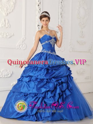 Tulua Colombia A-Line Princess Sapphire Blue Appliques and Beading Decorate Gorgeous Quinceanera Dress With Sweetheart Taffeta and Tulle