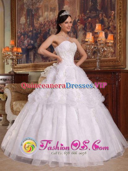 Wear A White Sweetheart Neckline Floor-length Quinceanera Dress In Eugene Oregon/OR - Click Image to Close