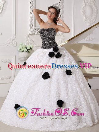 Leander Texas/TX Sequins and Hand Made Flowers Decorate Bodice Remarkable White and Black Quinceanera Dress Strapless Special Fabric Gorgeous Ball Gown