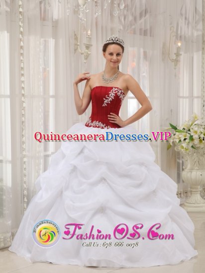 Canyon Lake TX White and Wine Red Appliques Stylish Quinceanera Dress With Strapless Pick-ups - Click Image to Close