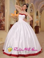 Northfield Minnesota/MN White and red Beautiful Sweetheart Quinceanera Dress With Satin