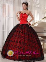 Santo Domingo Norte Dominican Republic Gorgeous Red Quinceanera Dress Lace and Bowknot Decorate Bodice Sweetheart Tulle and Taffeta Ball Gown