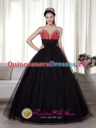 Fashionable Tull Black and Red Princess Beaded Sweetheart Provincetown Massachusetts/MA Quinceanera Dress