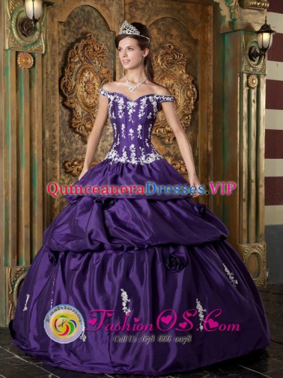 Hanover Massachusetts/MA Sweet Off Shoulder Taffeta Quinceanera Dress For Sweet 16 Quinceanera With Appliques Decorate - Click Image to Close