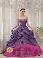 Cauca colombia Informal Purple and Fuchsia Appliques Decorate Bodice Sweet 16 Dress Strapless Taffeta Quinceanera Gowns(SKU QDZY313y-4BIZ)