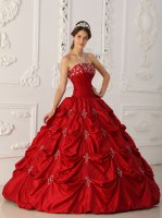 Iowa City Iowa/IA Elegant Wine Red Pick-ups Quinceanera Dress With Strapless Appliques and Beading Decorate
