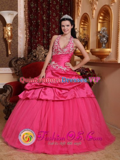 McPherson Kansas/KS Hot Pink Romantic Quinceanera Dress With Appliques Decorate Halter Top Neckline - Click Image to Close