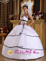 Modest White Layered Organza Quinceanera Dress With Appliques Floor-length Lace-up in Sarstedt(SKU QDZY291y-3BIZ)
