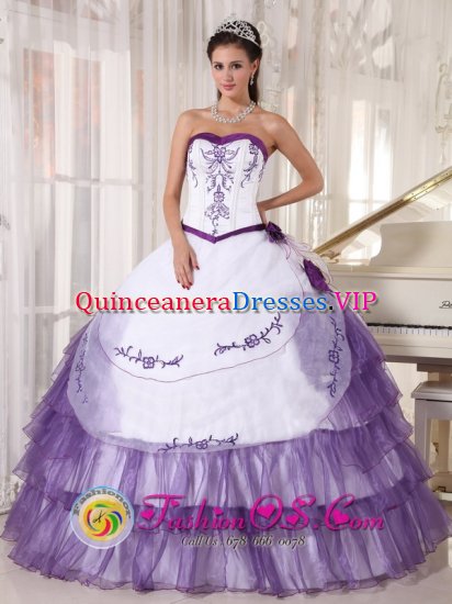Asheboro Carolina/NC White and Purple Sweetheart Satin and Organza Embroidery floral decorate Cheap Ball Gown Quinceanera Dress For - Click Image to Close