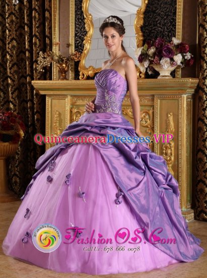 Villeneuve-la-Garenne France Hand Made Flowers Appliques Stylish Lavender Quinceanera Dress For Strapless Taffeta Ball Gown - Click Image to Close