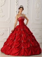 Cedar Falls Iowa/IA Elegant Wine Red Pick-ups Quinceanera Dress With Strapless Appliques and Beading Decorate