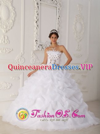 Poissy France Cheap White Hand Made Flowers Quinceanera Dress With Strapless Court Train gold Beading and Ball Gown