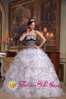 Gladbeck Cute White Rufflesd Layers Quinceanera Dress With Zebra Strapless Organza ball gown