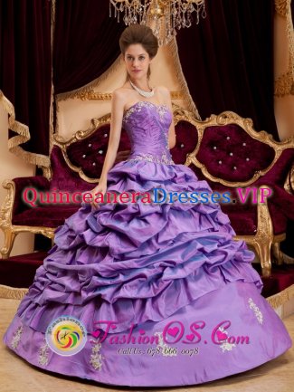 Javea Spain Appliques And Pick-ups Decorate Luxurious Lavender For Sweetheart Taffeta Ball Gown Quinceanera Dress