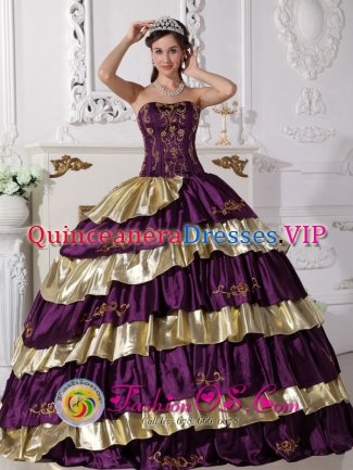 Saint-Pol-sur-Mer France Beautiful Embroidery Decorate Purple and Gold Quinceanera Dress With Floor-length Taffeta
