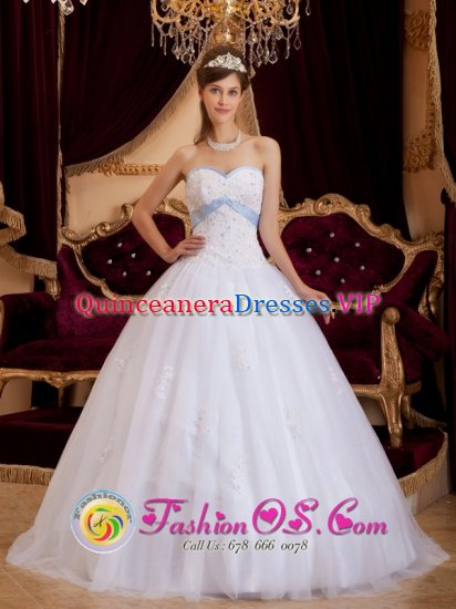 Newcastle Oklahoma/OK Hand Made Strapless Beading White Romantic Quinceanera Dress With Sweetheart Neckline - Click Image to Close