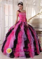 Laramie Wyoming/WY Beaded Decorate Bust and Ruched Bodice One Shoulder With puffy Ruffles For Quinceanera Dress ball gown
