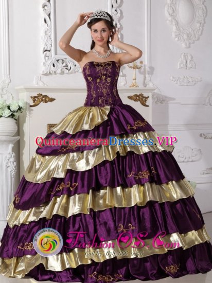 Beautiful Embroidery Decorate Purple and Gold Quinceanera Dress In Bergen Norway With Floor-length Taffeta - Click Image to Close