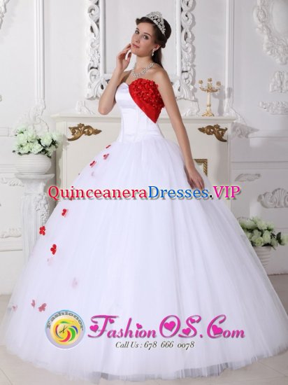 Castro Valley California/CA White and Red Sweetheart Neckline Quinceanera Dress With Hand Made Flowers Decorate - Click Image to Close