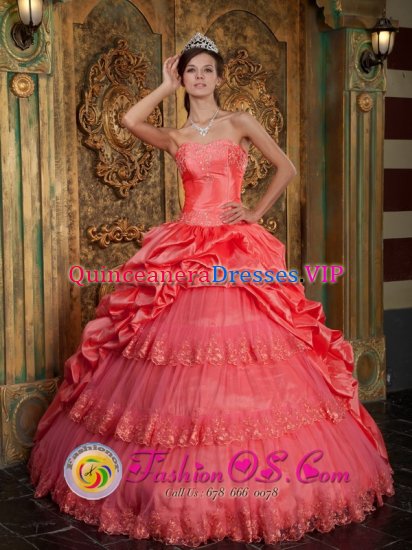 Arlington Washington/WA Popular Lace Appliques Decorate Bodice Watermelon Red Sweetheart Quinceanera Dress For Taffeta and Tulle Ball Gown - Click Image to Close