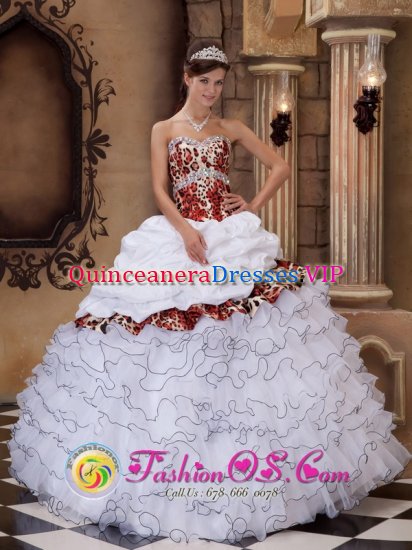 Saint-Laurent-du-Var France Elegent White Ball Gown Sweetheart Floor-length Organza and Leopard Ruffles Quinceanera Dress - Click Image to Close