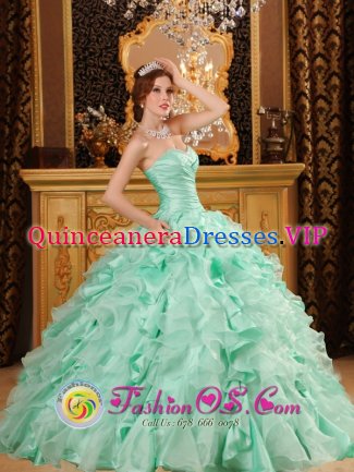 Many Louisiana/LA Ruffled Layers Decorate Organza Apple Green Ruching Quinceanera Dress With Sweetheart Neckline
