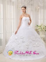 Custom Made Romantic Sweetheart White Mao Dominican Republic Quinceanera Dress With Organza Appliques And Flowers Ball Gown(SKU QDZY174y-3BIZ)