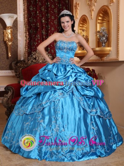 Bacharach Ball Gown Blue Pick-ups Embroidery with glistening Beading Quinceanera Dress With Floor-length - Click Image to Close