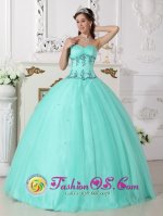 East Hartford Connecticut/CT Elegant Quinceanera Dress For Quinceanera With Turquoise Sweetheart Neckline And EXquisite Appliques.