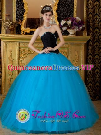 Winona Minnesota/MN Teal and Black Exquisite Taffeta and Tulle Quinceanera Dress With Sweetheart Beaded Decorate