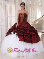 Denton TX Taffeta and Tulle Appliques Burgundy and White Quinceanera Dress For Formal Evening Sweetheart Ball Gown