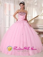 Leominster Massachusetts/MA Lovely Pink Beaded Decorate Bust and Ruched Bodice Sweet 16 Taffeta and Tulle Dress With Hand Made Flowers(SKU PDZY737J8BIZ)
