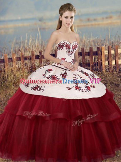 White And Red Sweetheart Neckline Embroidery and Bowknot Sweet 16 Dress Sleeveless Lace Up - Click Image to Close