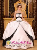 Kissimmee Florida/FL Floral Embroidery On Satin Classical White and Black Quinceanera Dress Strapless Ball Gown