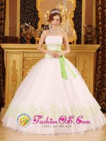 Lorman Mississippi/MS Discount White Quinceanera Dress Strapless Organza Appliques with Bow Decorate Bodice Ball Gown