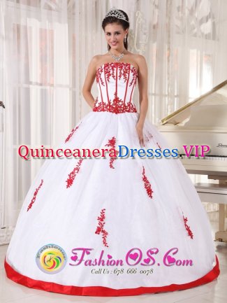 Pretty White Quinceanera Dress With Strapless Satin and Organza Appliques Decorate In Institute West virginia/WV