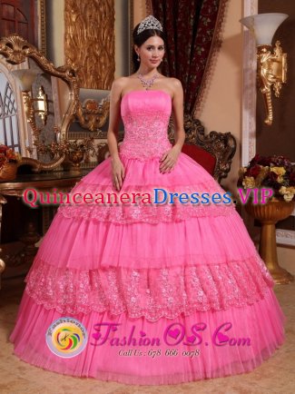 Monticello Indiana/IN Stylish Rose Pink Ruffles Layered Sweet 16 Dresses With Strapless Organza Lace Appliques