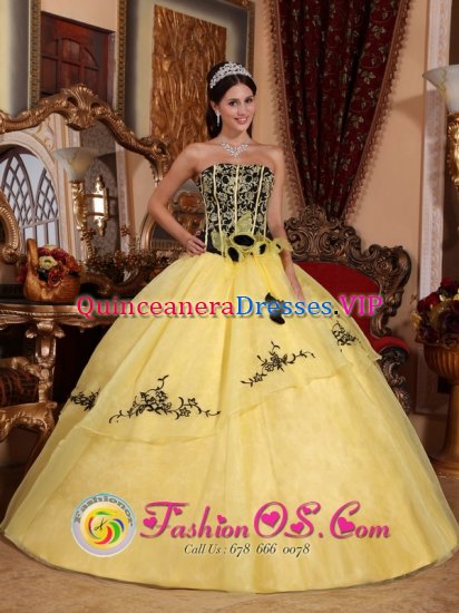 Light Yellow For Beautiful Strapless Quinceanera Dress With Embroidery and Hand Made Flowers - Click Image to Close