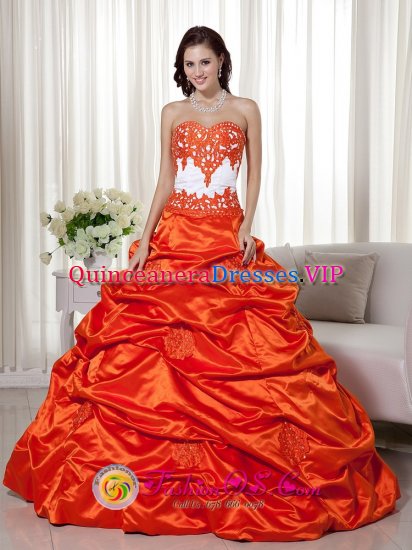 Classical Appliques Decorate Bodice Orange Red A-line Sweetheart Floor-length Taffeta Bisbee AZ Quinceanera Dress - Click Image to Close