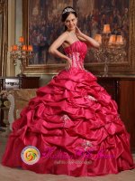 Appliques Affordable Coral Red Northville Michigan/MI Quinceanera Dress Strapless ruching Taffeta Ball Gown