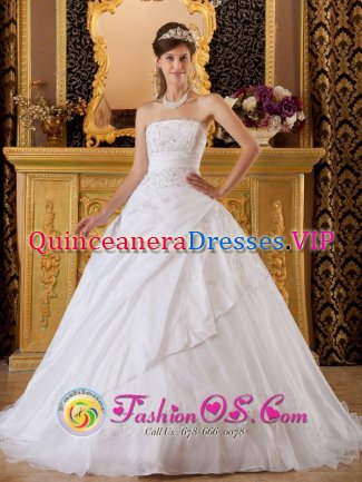 Picayune Mississippi/MS A-line White Appliques Sash Romantic Sweet 16 Dress With Strapless Tafftea and Tulle